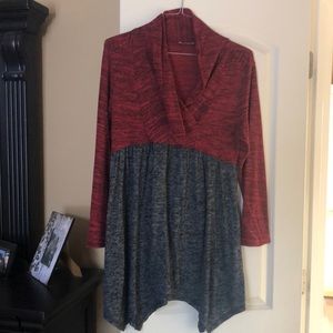 Tunic with asymmetrical bottom hem